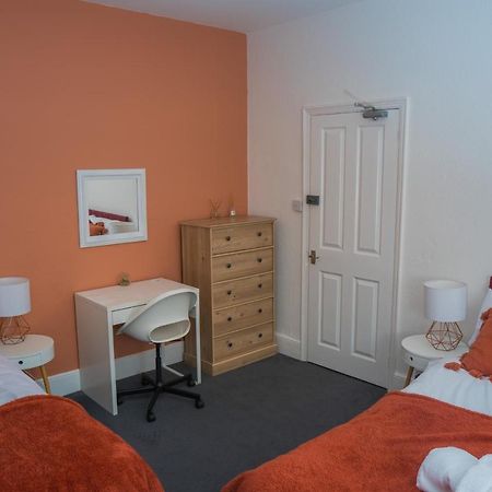 The Private Villa, Northampton Centre, 9 Beds, 5 Bedrooms, Sleeps 12 Kültér fotó