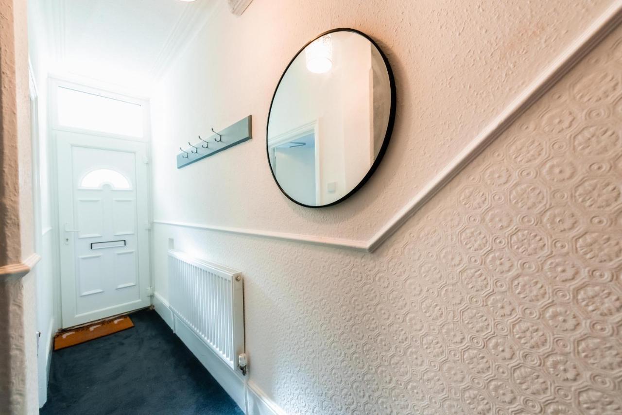 The Private Villa, Northampton Centre, 9 Beds, 5 Bedrooms, Sleeps 12 Kültér fotó