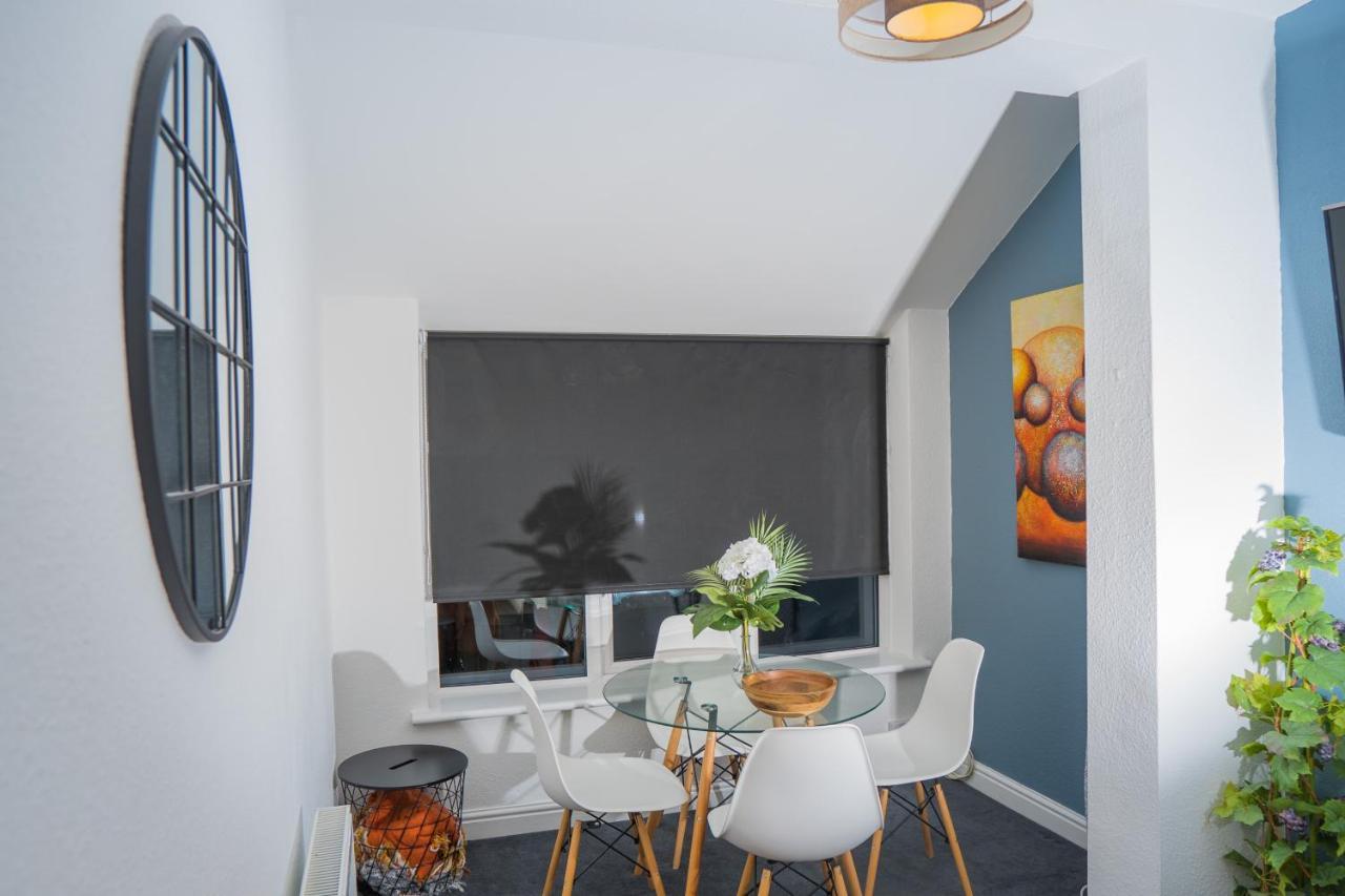 The Private Villa, Northampton Centre, 9 Beds, 5 Bedrooms, Sleeps 12 Kültér fotó