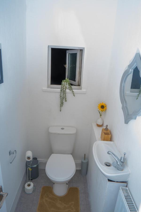 The Private Villa, Northampton Centre, 9 Beds, 5 Bedrooms, Sleeps 12 Kültér fotó