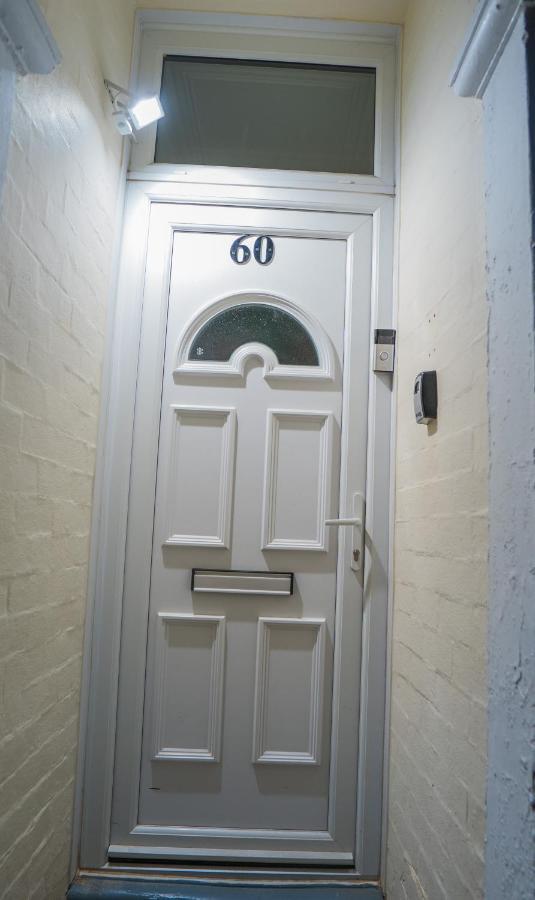 The Private Villa, Northampton Centre, 9 Beds, 5 Bedrooms, Sleeps 12 Kültér fotó
