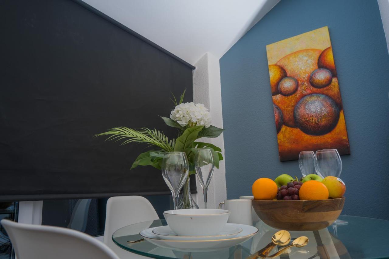 The Private Villa, Northampton Centre, 9 Beds, 5 Bedrooms, Sleeps 12 Kültér fotó